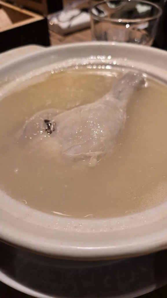 【台灣。台北】小杜麵館 – 黃仁勳雞湯熱潮下的 花膠雞白濃湯