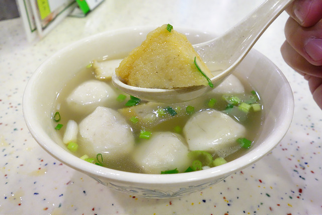 【香港美食】港鐵筲箕灣站《安利魚蛋粉》明星店