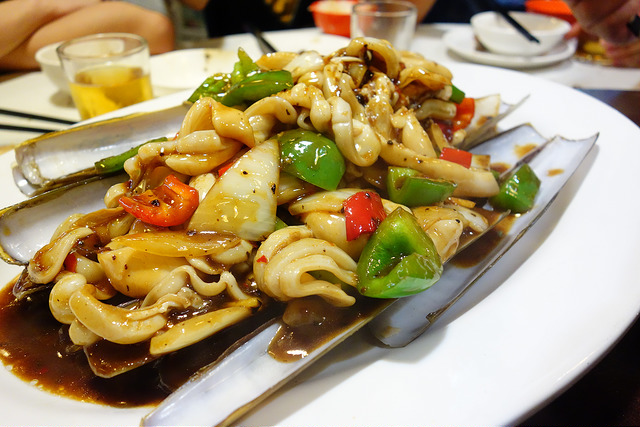 【香港美食】港鐵石硤尾站《堅記大排檔》公共屋村大排檔