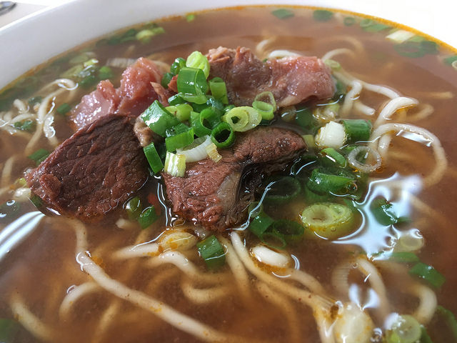 【台中旅遊。台灣】冠軍牛肉大王 – 30年歷史的牛肉麵店