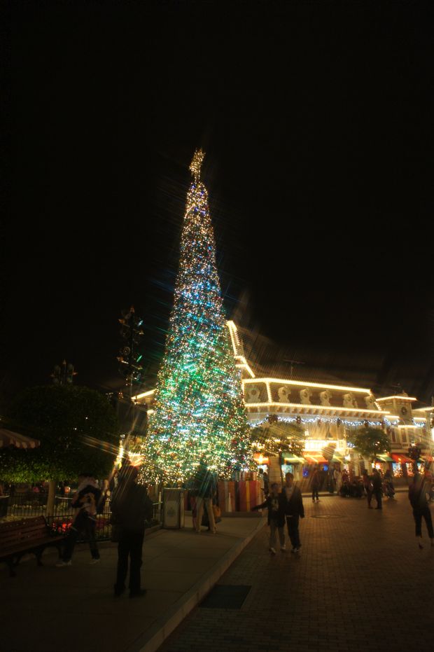 【香港美食】香港迪士尼樂園。聖誕新年浪漫飄雪主題樂園